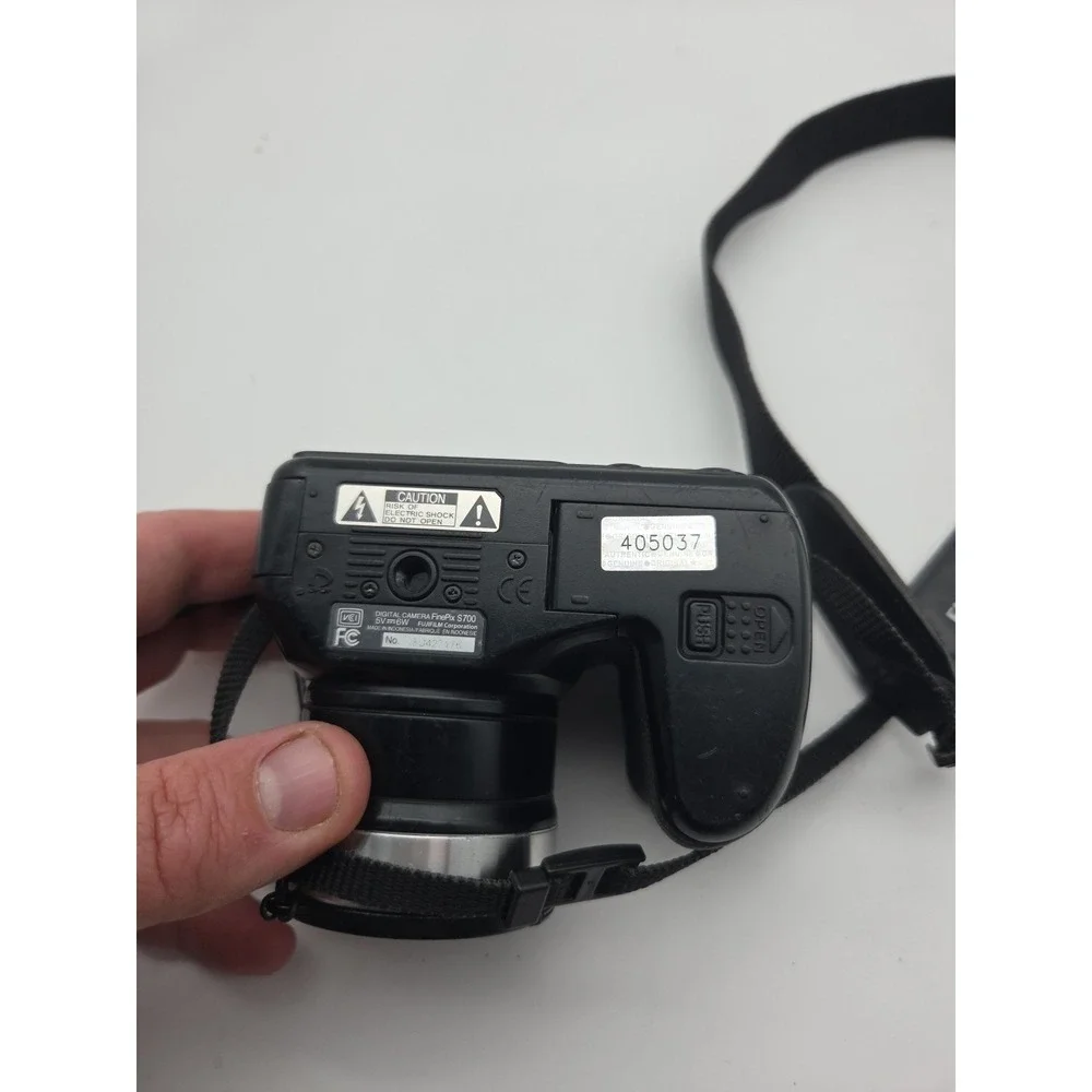 Fujifilm FinePix S Series S700 7.1MP Digital Camera - TESTED - READ